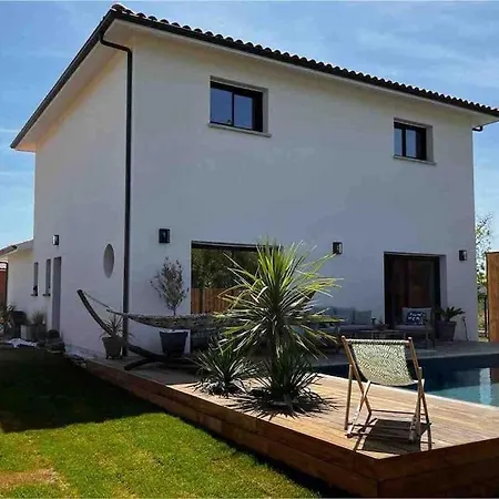 Maison Familiale Et Spacieuse Avec Piscine *