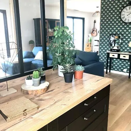 Ferienhaus Maison Familiale Et Spacieuse Avec Piscine Mios