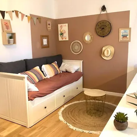 Maison Familiale Et Spacieuse Avec Piscine *